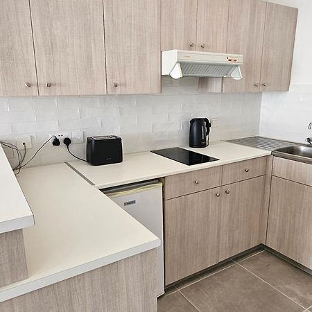 Les Palmiers Sunorama Beach Apartments 라르나카 외부 사진