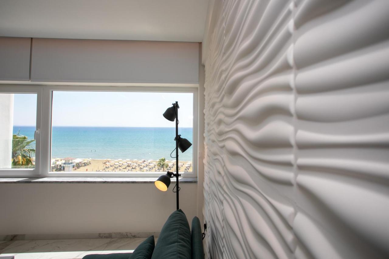 Les Palmiers Sunorama Beach Apartments 라르나카 외부 사진