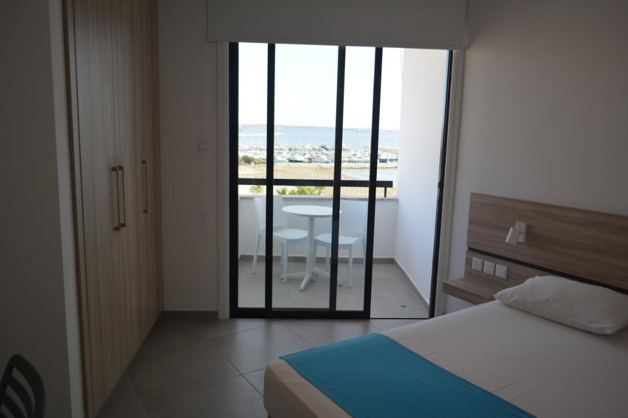 Les Palmiers Sunorama Beach Apartments 라르나카 외부 사진