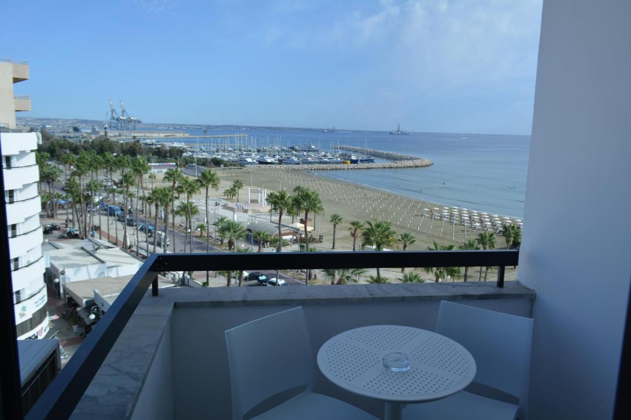 Les Palmiers Sunorama Beach Apartments 라르나카 외부 사진
