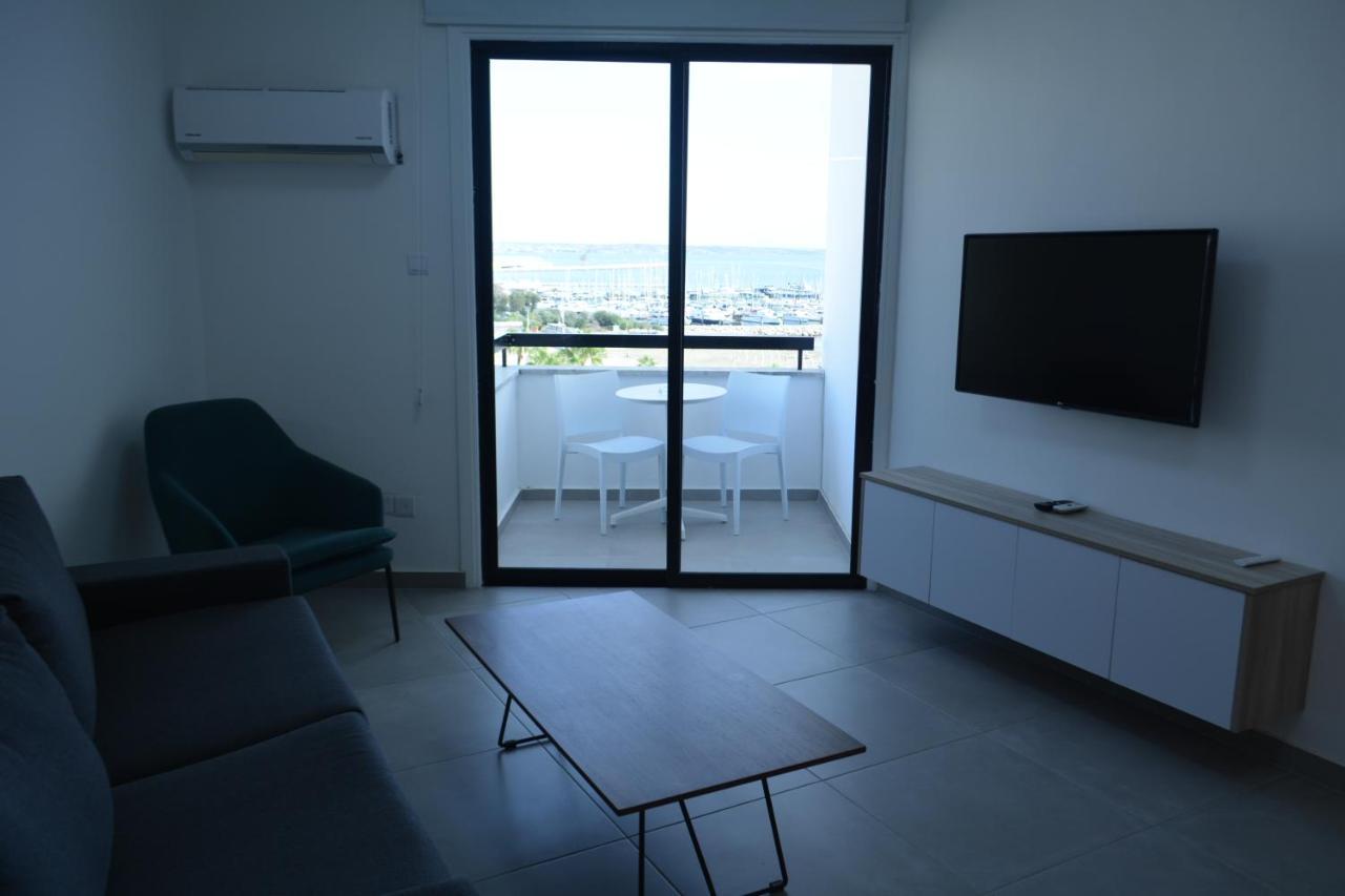 Les Palmiers Sunorama Beach Apartments 라르나카 외부 사진